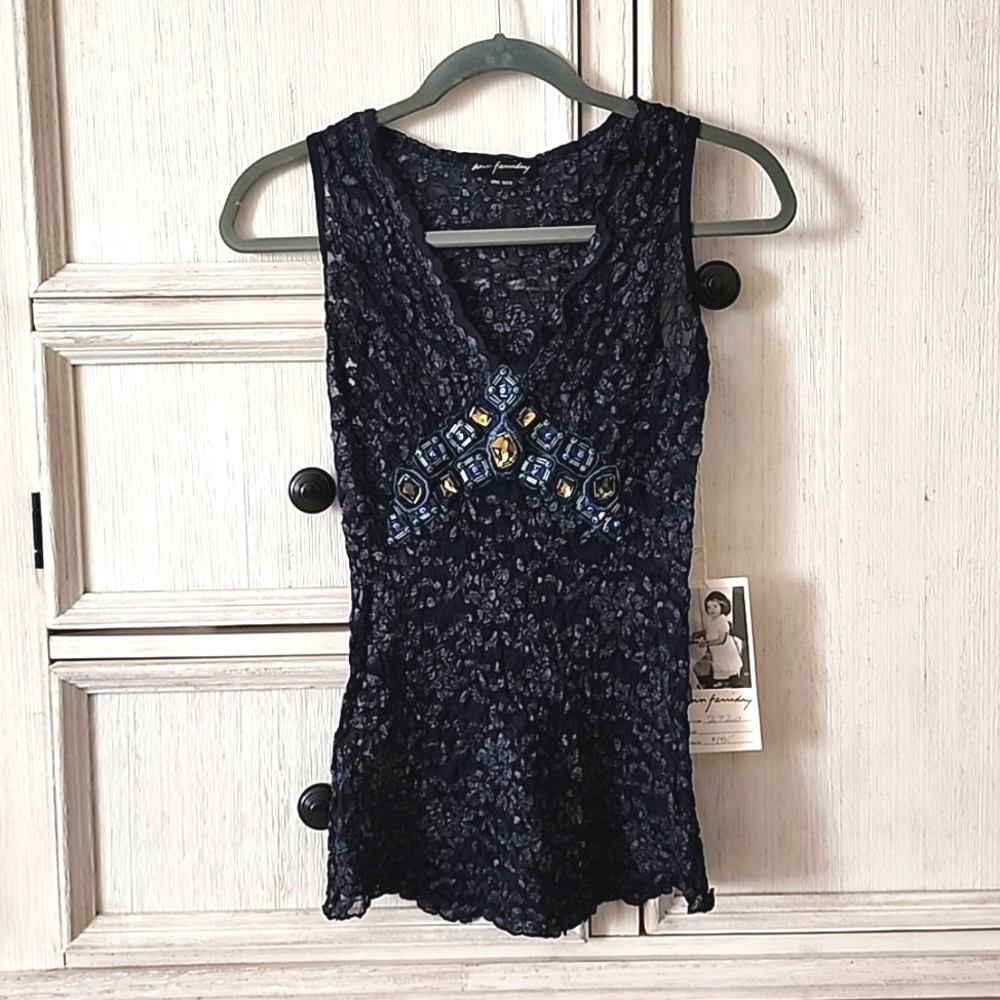 NWT RARE Ann Ferriday stretch lace v-neck